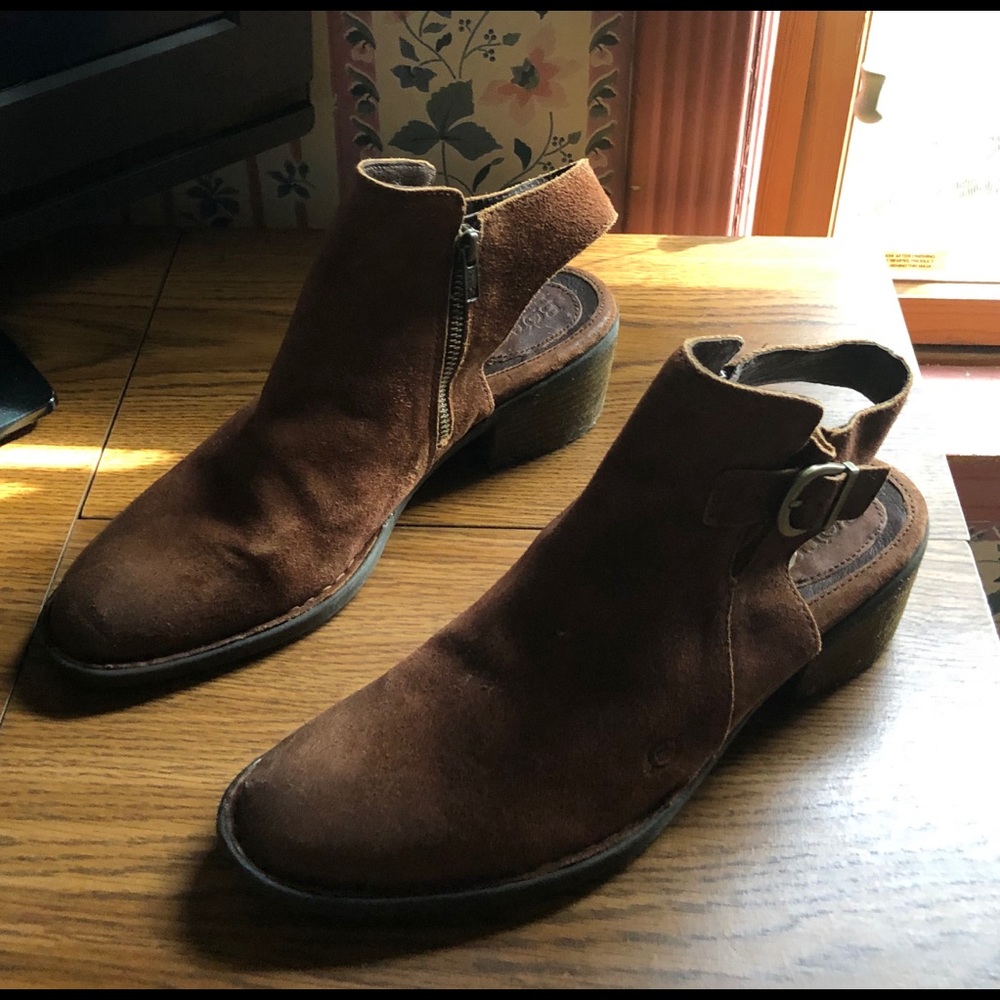 Brown suede backless bootie